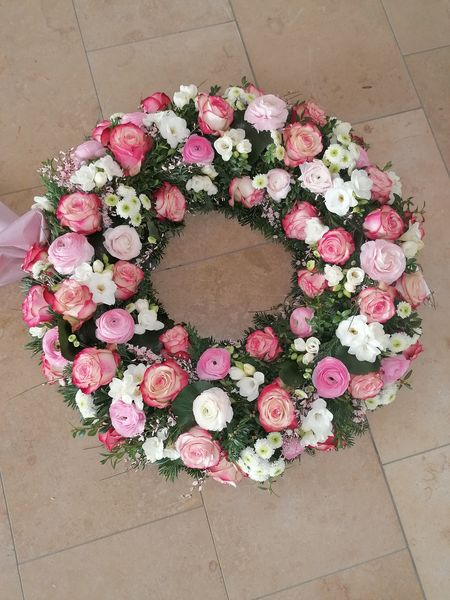 Frühlingskranz Rose-Weiß