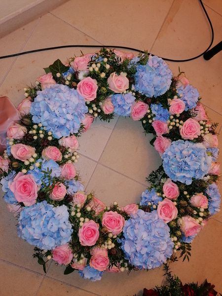 Kranz in rose-blau
