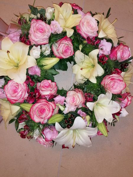 Kranz mit Lilien